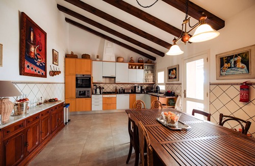 L'Ampolla Villa | Superb villa with swimming pool, tennis court, 3 km from the beach