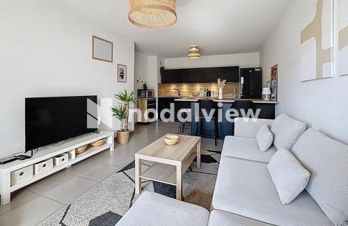 Saint-Martin Apartment | Superbe Appart 2ch, clim, terrasse, pkg, wifi, tv