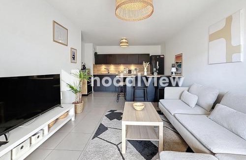 Saint-Martin Apartment | Superbe Appart 2ch, clim, terrasse, pkg, wifi, tv