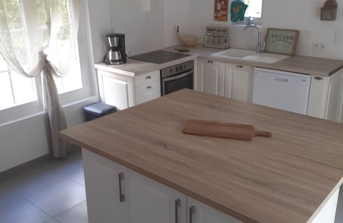 La Cassaigne Apartment | superbe Appartement de luxe dans villa sur 3500 m2 de terrain, arboré de pins