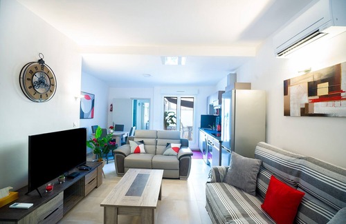Les Halles - Valliere Apartment | Superbe Appartement à 2 pas des Halles . Climatisation, Terrasse, Garage