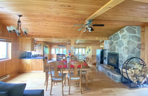 Montcalm Ski Chalet | Superbe Chalet au Coeur de la Nature et à Proximité D'un Corridor Aérobique