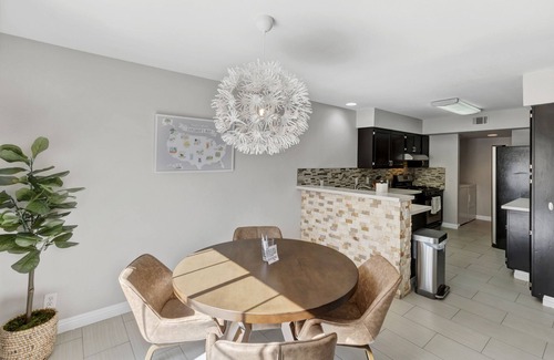 Paradise House | Superhost 5 Star ⭐ Service 2 Bedroom House in Henderson