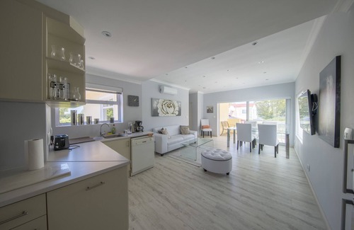 Constantia Apartment | Superior 4-STAR Apartment with 2 bedrooms, 2 Bathrooms, Loggia and swimming pool