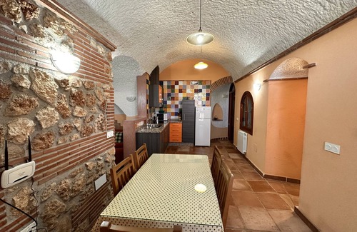 Benalua de Guadix Apartment | Superior Family Cave for 4 people