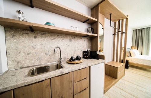 Neos Marmaras Apartment | Superior two-bedrooms suite with seaview by KaliThea Suites