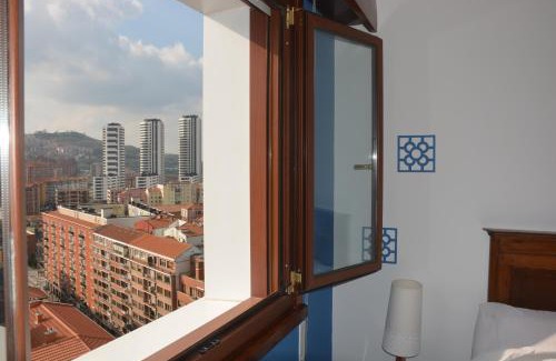 Ametzola House | Superviews, parking 24h vigilado incluido y Netflix en habitación independiente con baño privado en apartamento particular, Français&English