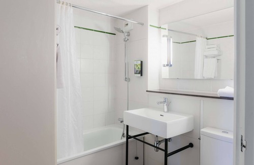 Le Poinconnet Hotel | Sure Hotel by Best Western Chateauroux