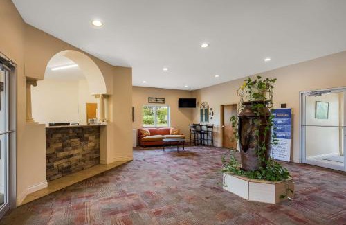 Whittington Hotel | SureStay Hotel by Best Western Whittington Rend Lake