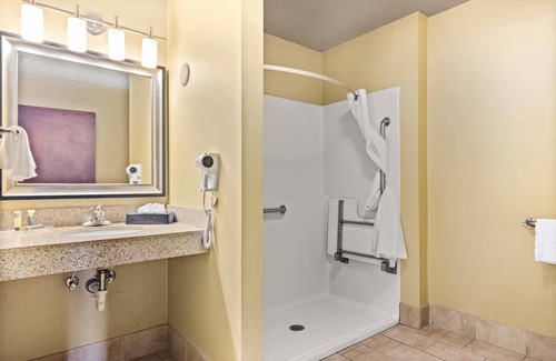 Orlinda Hotel | SureStay Plus Hotel By Best Western Portland Route 52 West