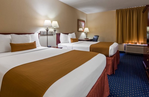 Lombard Hotel | SureStay Plus Hotel by Best Western Chicago Lombard