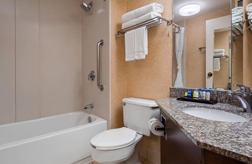Lombard Hotel | SureStay Plus Hotel by Best Western Chicago Lombard