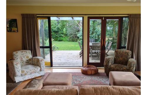 Mount Maunganui House | Surf and Sun Retreat - Mt Maunganui Holiday Home