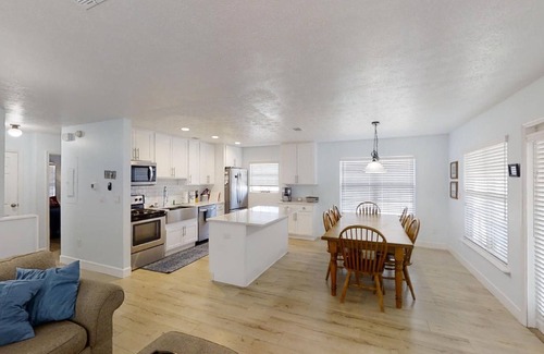 Surfcrest Village Cottage | Surf Crest 20 - 4 bedroom cottage with Ocean View from extended deck!