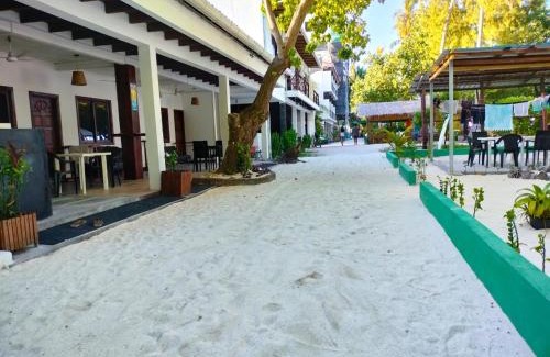 Thulusdhoo Island House | Surf Deck