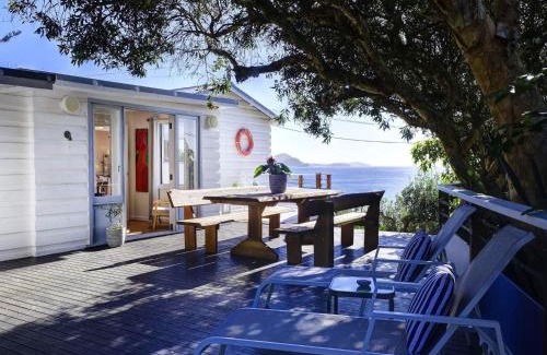 Seal Rocks House | Surf Shack at Boat Beach