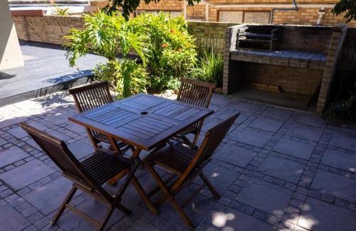 Jeffreys Bay Apartment | Surfers Haven