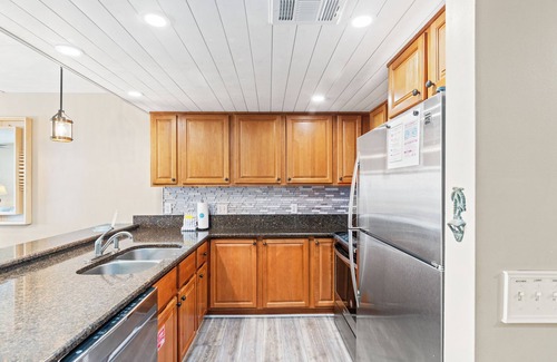Bel Air House | Surf’s Up! Pet-friendly, 2BR 3BA Beachfront Townhouse, Sleeps 8!
