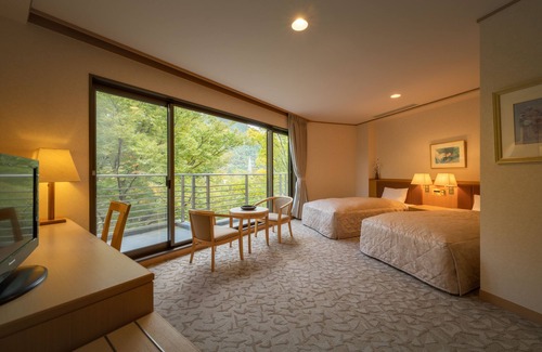 Iizaka House | Surikamitei Ohtori