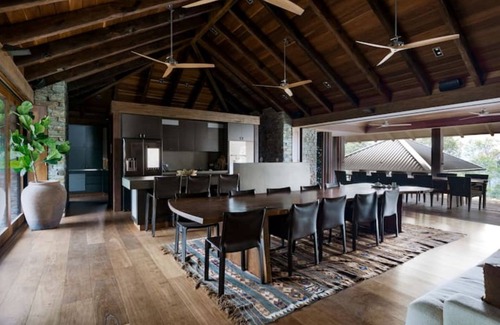 Cattai House | Surin Estate: Spacious 5-bedroom estate in brilliant Cattai with Pool and Garden