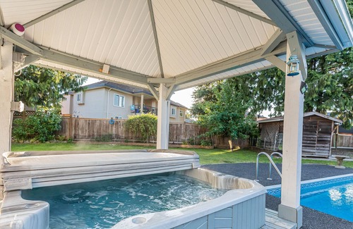 Surrey House | Surrey City Escape with Pool and Hot Tub