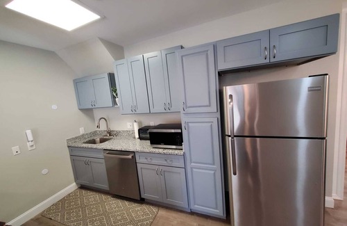 Derwood Apartment | Suzie's Luxurious 2 Bedrooms 2 Bathrooms 1550 sf