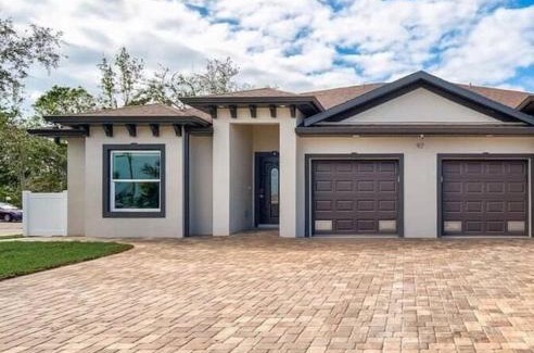 Oakland Hills Villa | SW Florida Luxury Modern Retreat, King Bed Suite , Close to Beaches/Golfing/Fishing/Air Ports , 2023 Built