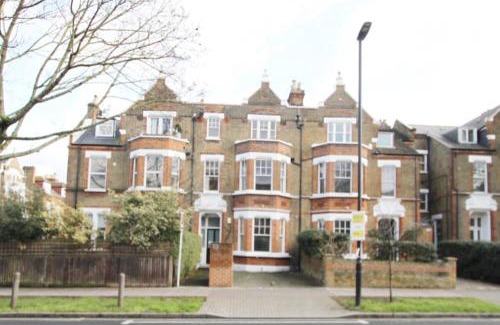 Brixton Hill Apartment | SW4 Apartment Clapham Common