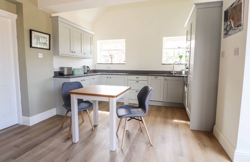 Sandbach Cottage | SWALLOW COTTAGE, romantic, character holiday cottage in Sandbach