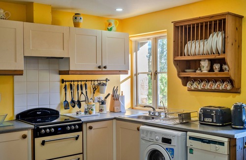 Helford Passage Cottage | Swallows at St Keverne