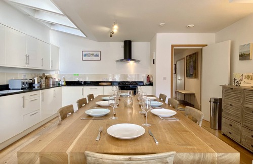 Southwold House | Swallows - Four Bedroom House, Sleeps 8