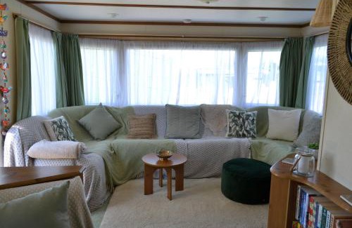 Llandissilio West House | Swallows Return