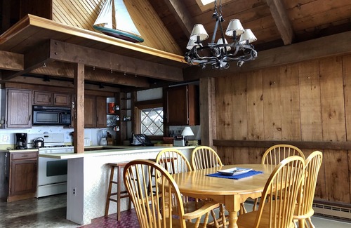 Searsport House | Swan Lake Lakehouse with Bunkhouse and Private Sand Beach