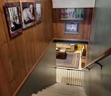 Evergreen Apartment | Swan Mountain View-Private Basement Suite/10 acres