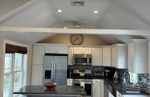 Dennis Port Cottage | Swan Pond Cottage, Waterfront Central A/C, Open Floor Plan
