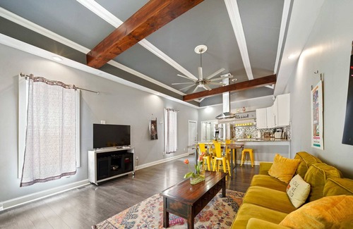 Smoketown Jackson House | Swanky 3 Bedroom/2.5 Bath with King Bed, Parking