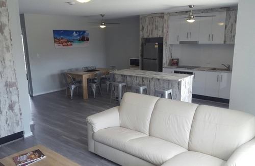 Murray Bridge Apartment | Swanport Central holiday rentals