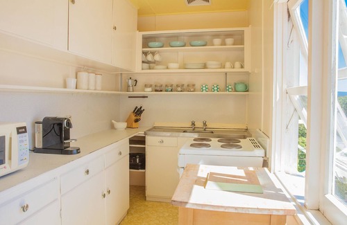 Swansea House | "Swansea House" Historic Seaside Escape