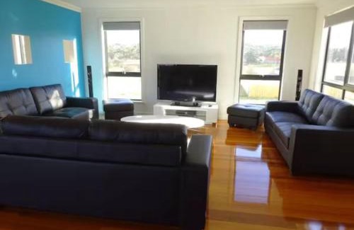 Swansea House | Swansea Oasis