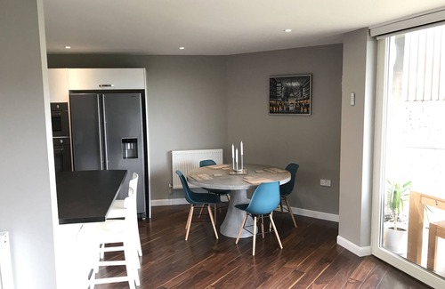 Blackburn Apartment | Swanston Cinema Apartment