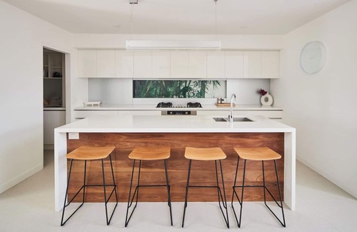 Geelong House | Swanston Sands Sophisticated Comfort by the Beach