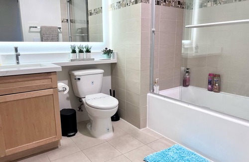 Downtown Hotel | Sweet 1-bedroom unit in Santa Monica