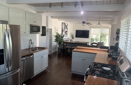 Roseville - Fleet Ridge House | Sweet cottage home close to beaches, airport and other attractions