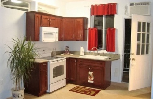 Sherman Oaks Bed & Breakfast | Sweet Dreams B&B
