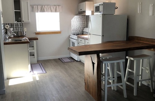 Barton Cottage | Sweet Escape Cottage on River