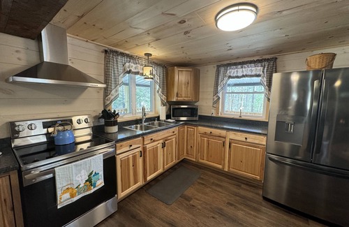 Swengel Cabin | Sweet Fern Cottage, enjoy the seclusion and peace of the Appalachian Mountains.