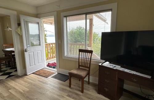 Alert Bay House | Sweet Home Alert Bay