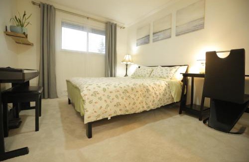 Surrey House | Sweet home at Sunnyside - Room 3