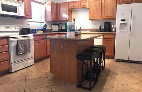 Midtown Condo | Sweet home nearby UOA