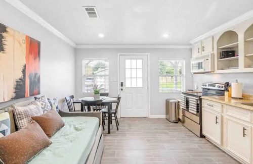 Humble House | Sweet Little House B near IAH airport